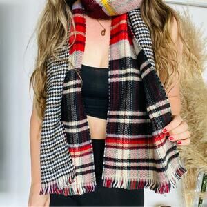 NEW NORDSTROM Black White Contrast Plaid Knit Tassel Woven Classic Scarf Wrap